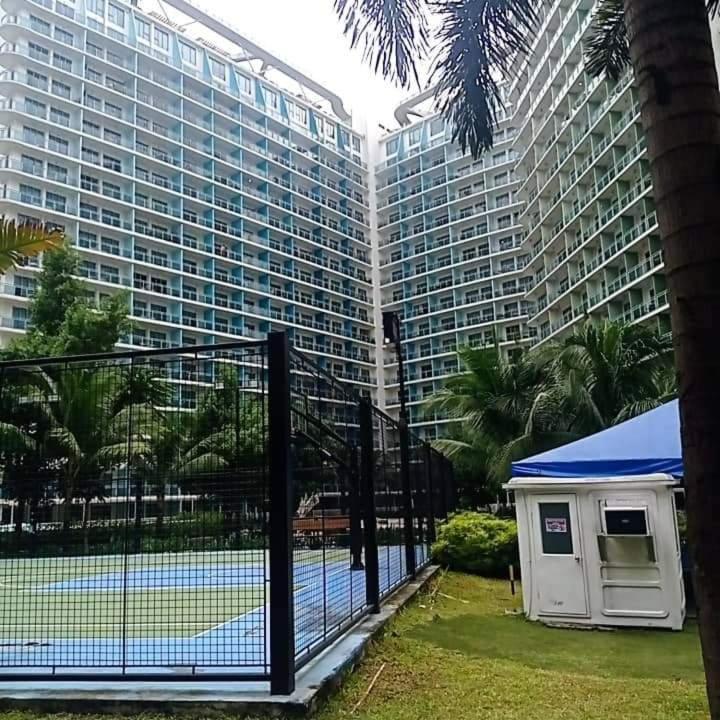 Azure Urban Resort Maui Tower Manila Bagian luar foto